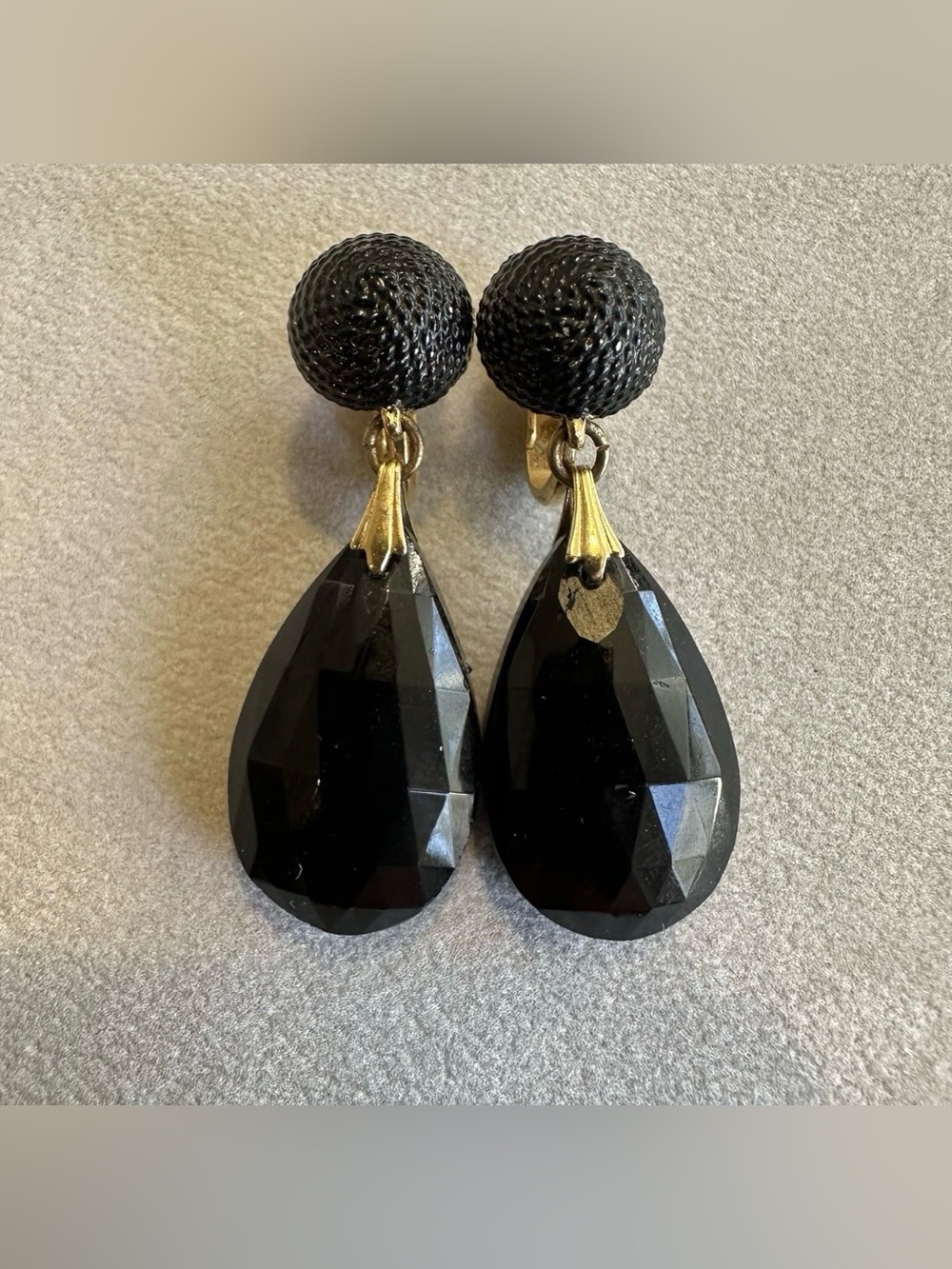 Vintage Crown Trifari Jet Black Faceted Glass Tear-Drop Dangle Clip-on Earrings